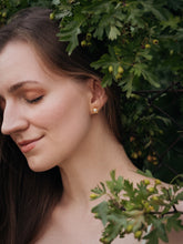 Load image into Gallery viewer, "Pearl Tulip" Earrings