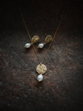 Load image into Gallery viewer, "Dune" Earrings