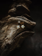 Load image into Gallery viewer, "Pearl Tulip" Earrings