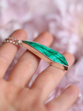 Load image into Gallery viewer, Unique Malachite Leaf Necklace